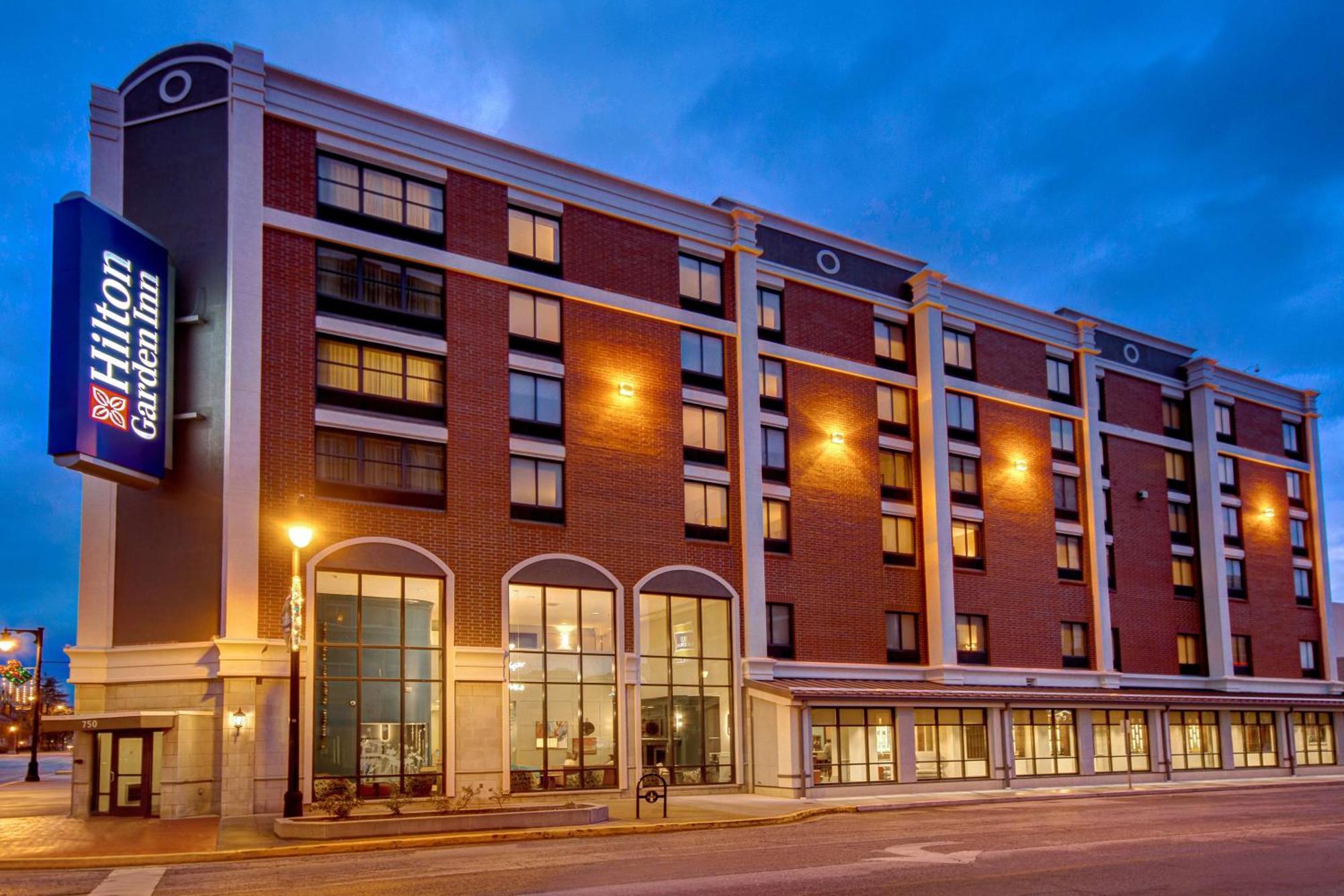 Hilton Garden Inn Terre Haute Buitenkant foto