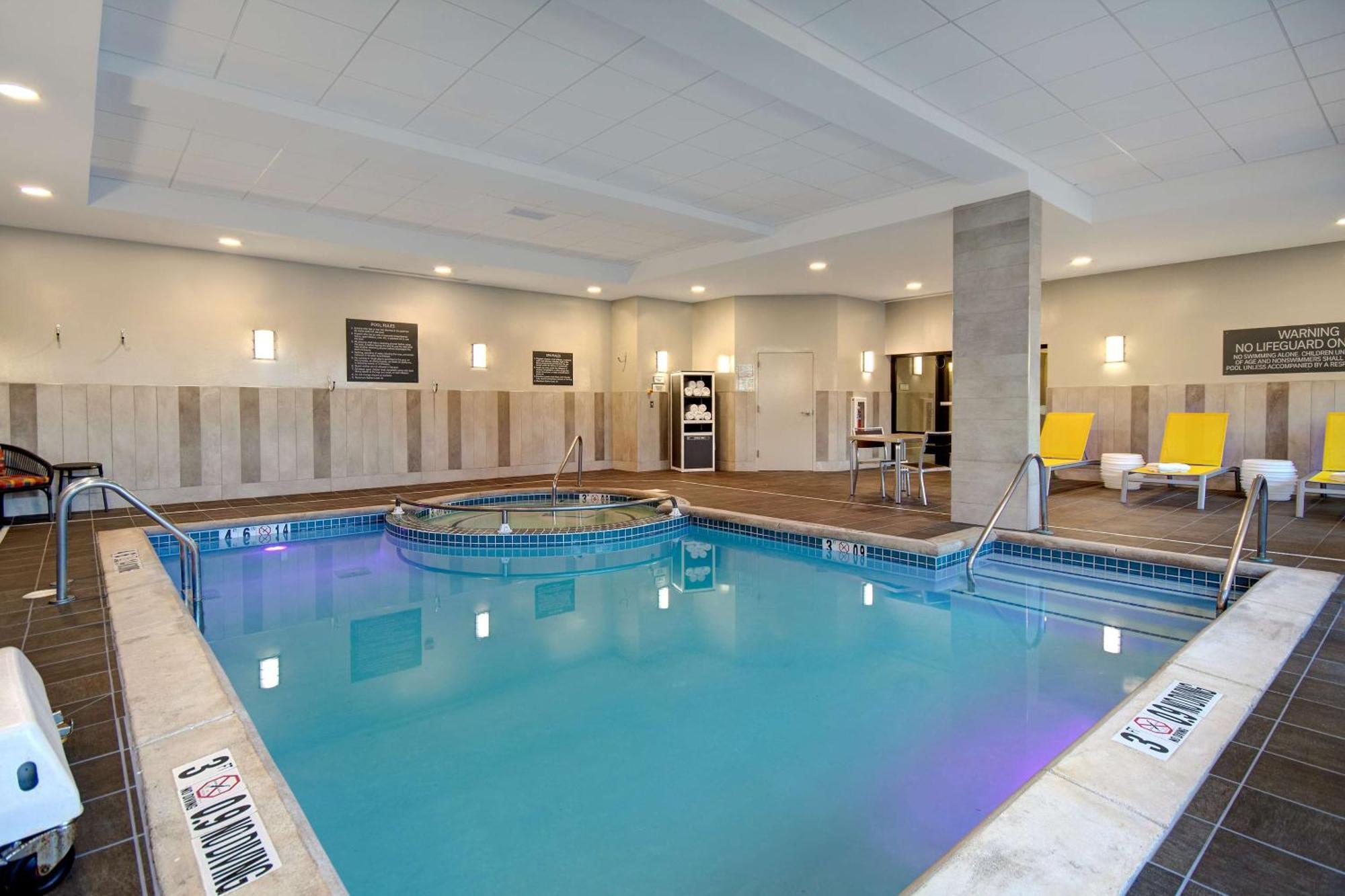 Hilton Garden Inn Terre Haute Buitenkant foto