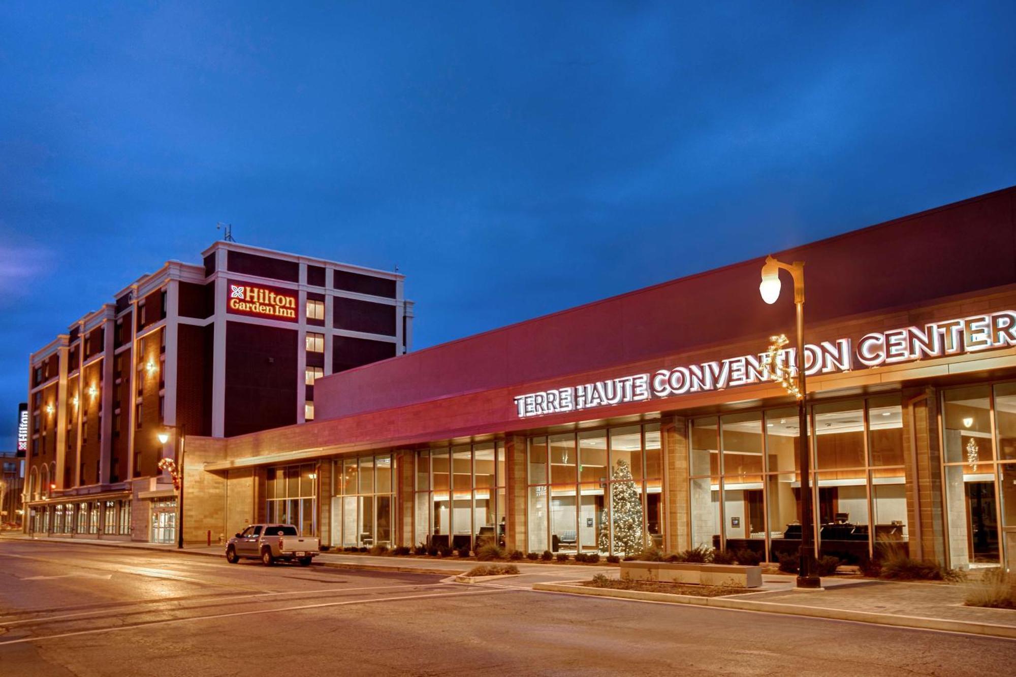 Hilton Garden Inn Terre Haute Buitenkant foto