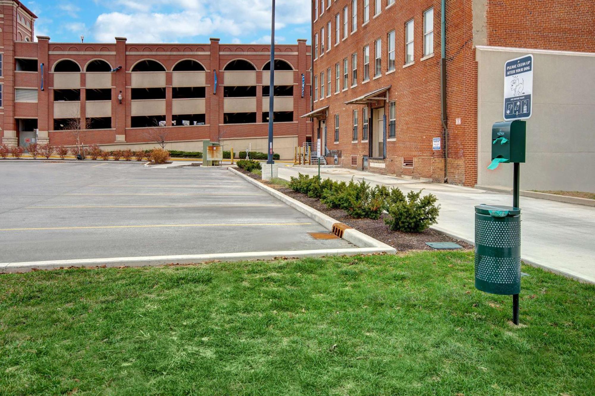 Hilton Garden Inn Terre Haute Buitenkant foto